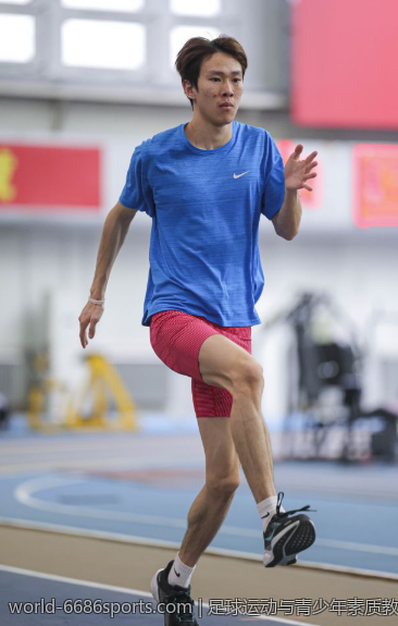 足球运动与青少年素质教育融合